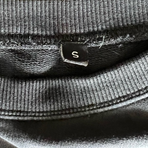 Bare Athletics Pullover - Picture 2 of 2